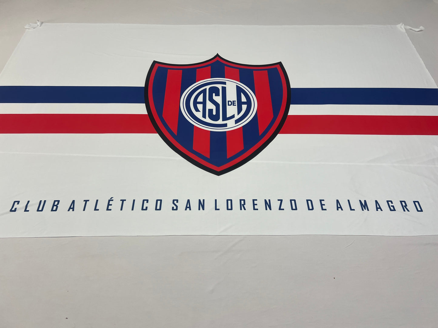 Bandera San Lorenzo – 1,50 x 1,00 m / 2,50 x 1,50 m – Tela Resistente – Envío Gratis a Todo el País