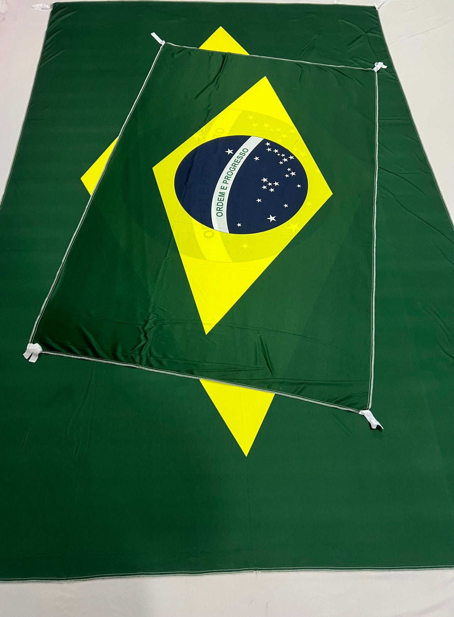 Banderas de Brasil – 1,50 x 1,00 m / 2,50 x 1,50 m – Tela Resistente – Envío Gratis a Todo el País 🇧🇷