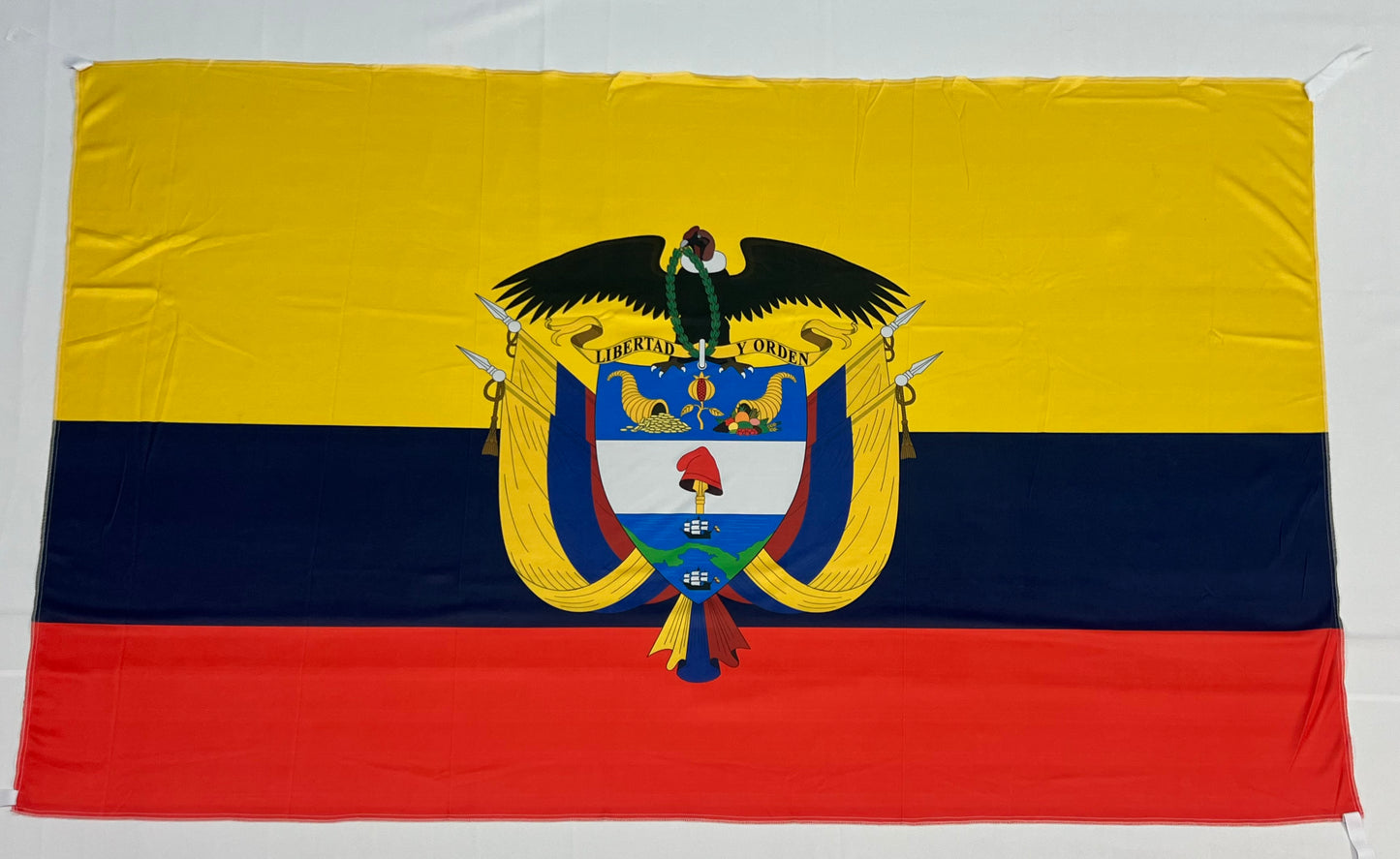 Banderas de Colombia – 1,50 x 1,00 m / 2,50 x 1,50 m – Tela Resistente – Envío Gratis a Todo el País 🇪🇨