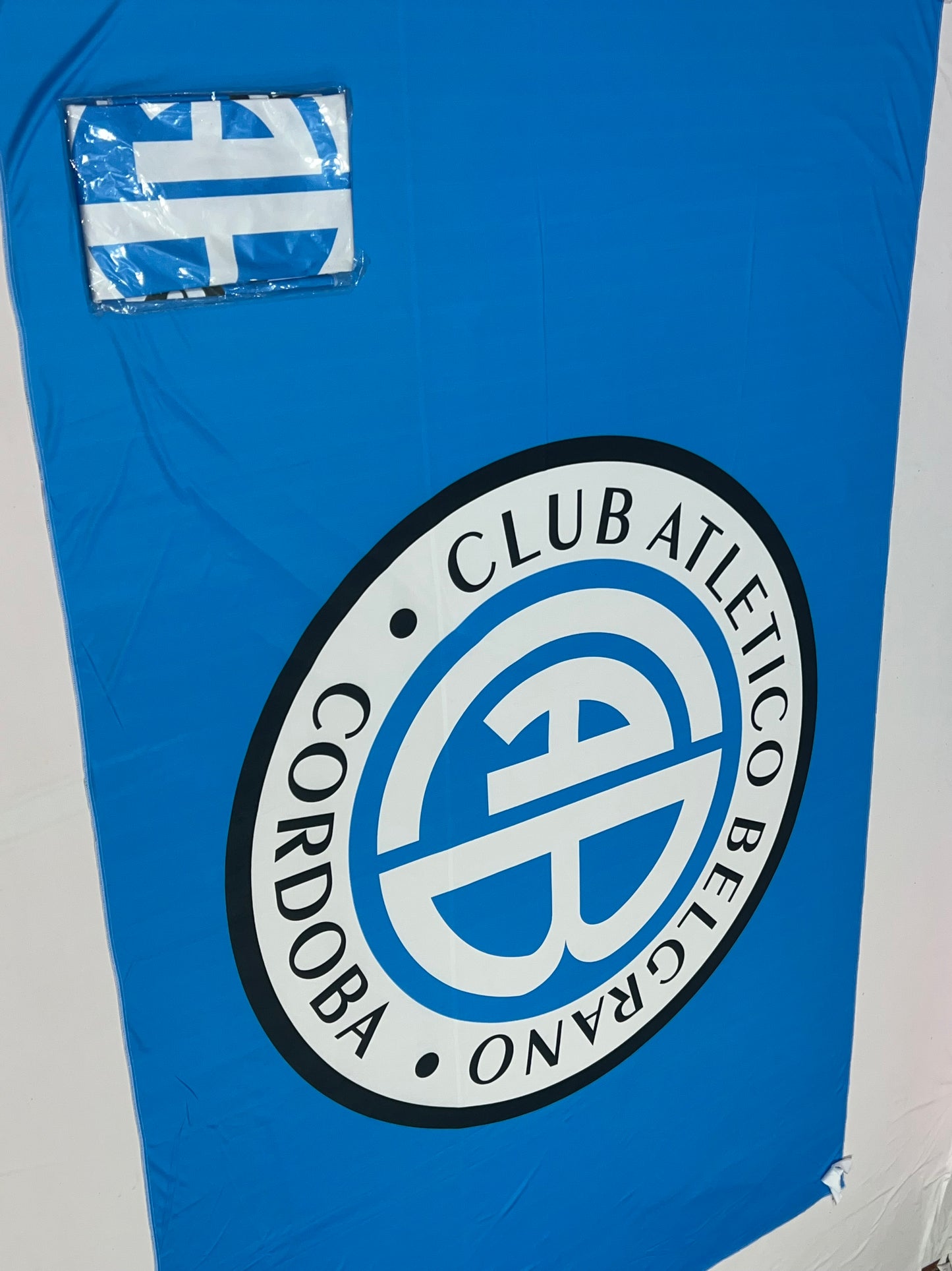 Banderas de Belgrano de Córdoba – 1,50 x 1,00 m / 2,50 x 1,50 m – Tela Resistente – Envío Gratis a Todo el País 🇦🇷