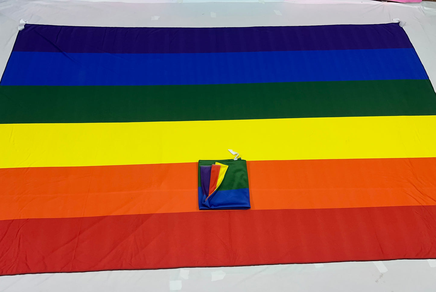 Banderas del Orgullo LGBT – 1,50 x 1,00 m / 2,50 x 1,50 m – Tela Resistente – Envío Gratis a Todo el País 🏳️🌈
