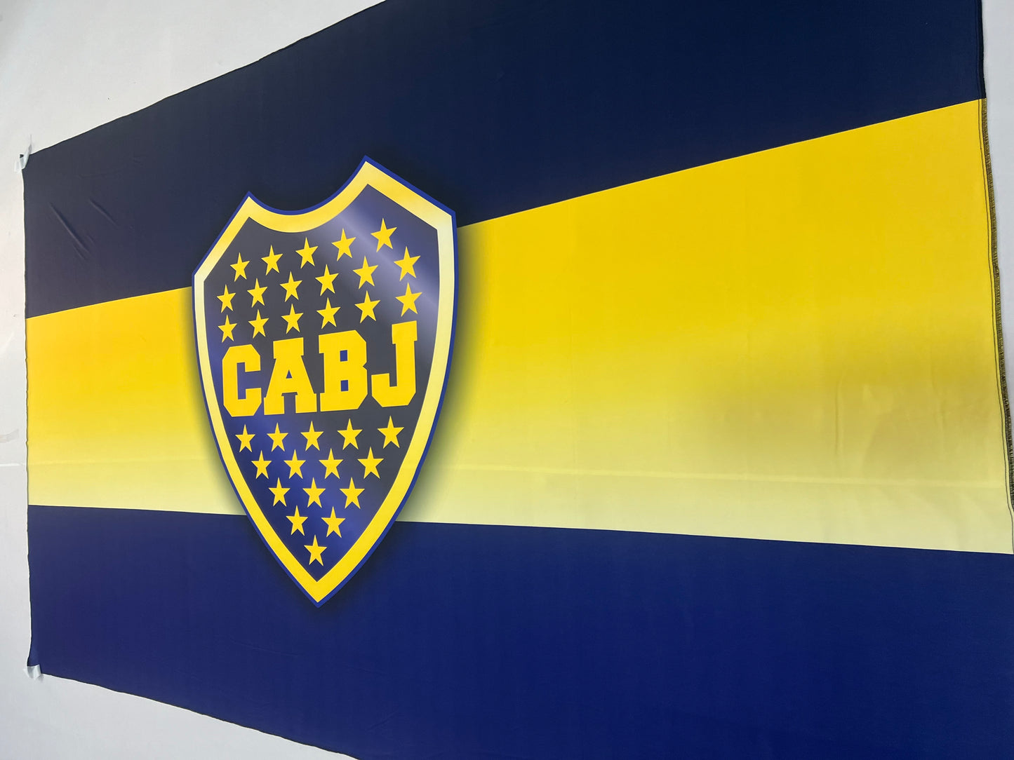Banderas de Boca – Modelo 1 – 1,50 x 1,00 m / 2,50 x 1,50 m – Tela Resistente – Envío Gratis a Todo el País 🇦🇷