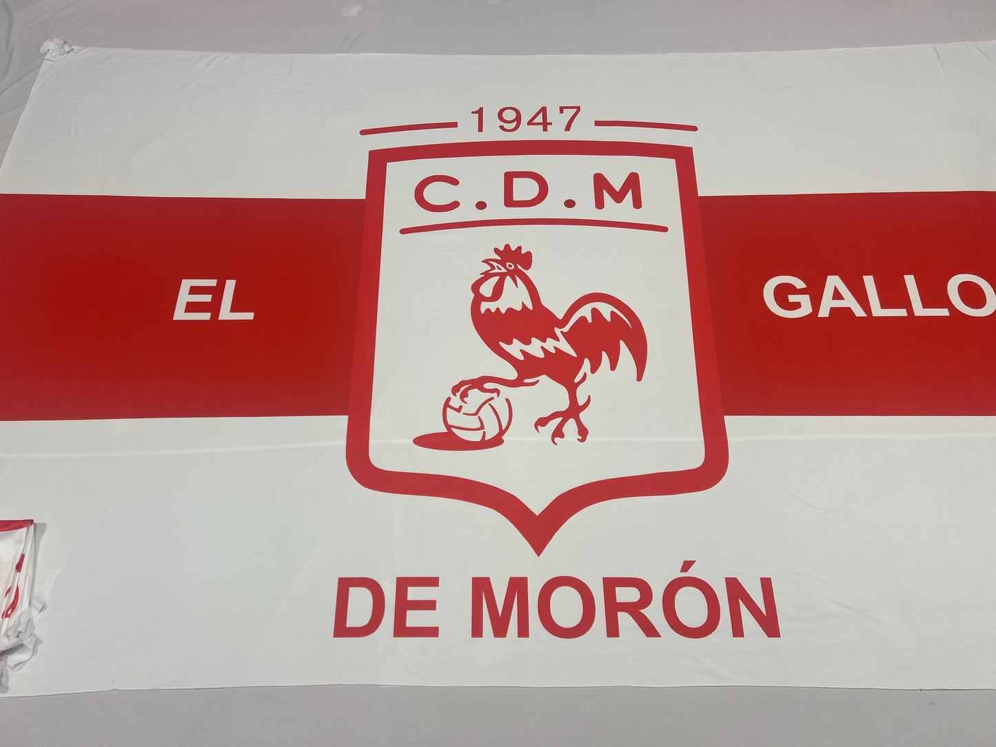 Banderas de Deportivo Morón – 1,50 x 1,00 m / 2,50 x 1,50 m – Tela Resistente – Envío Gratis a Todo el País 🇦🇷