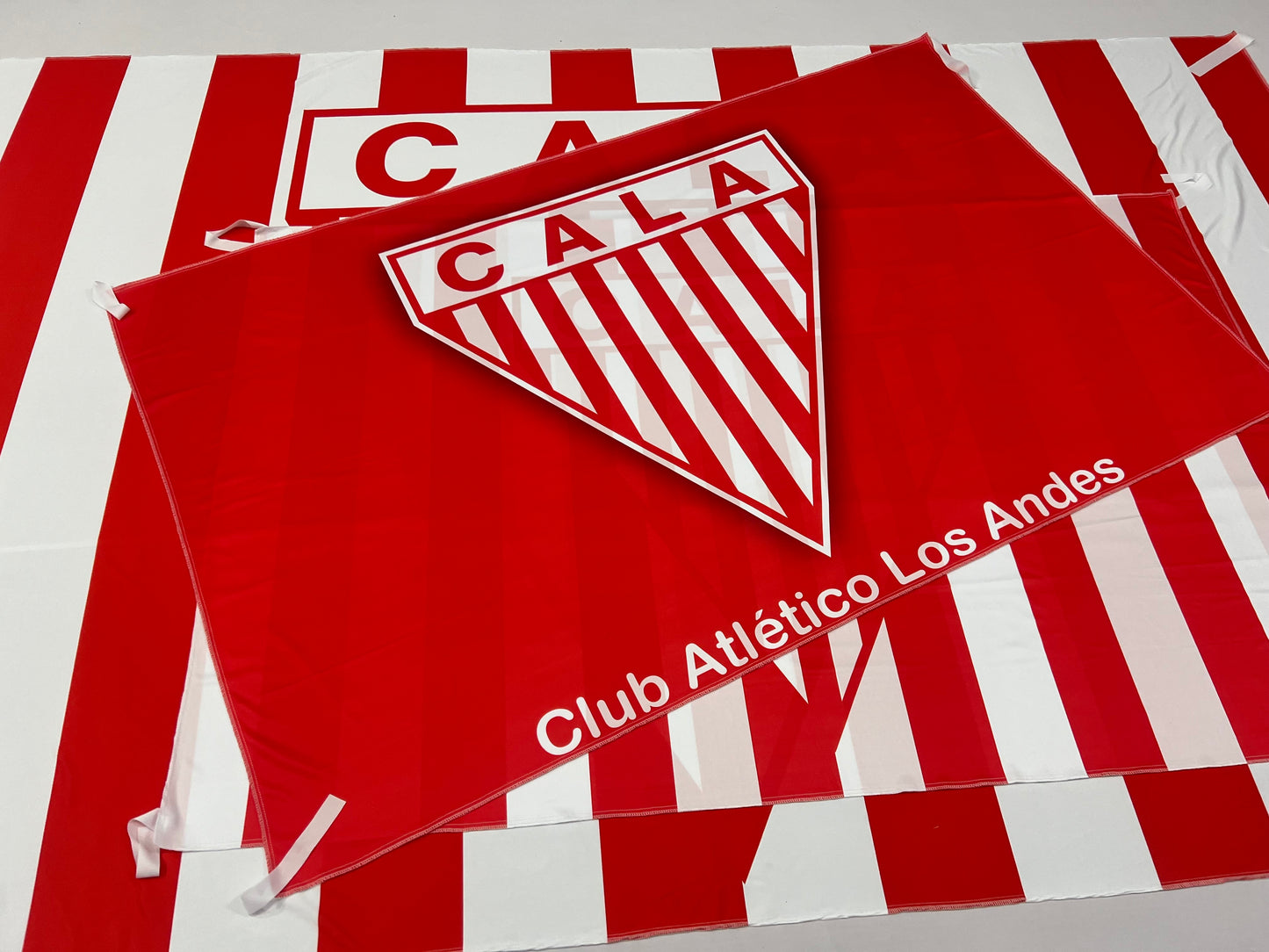 Bandera Los Andes (Roja)– 1,50 x 1,00 m / 2,50 x 1,50 m – Tela Resistente – Envío Gratis a Todo el País