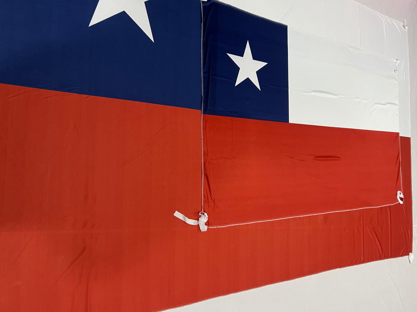 Banderas de Chile – 1,50 x 1,00 m / 2,50 x 1,50 m – Tela Resistente – Envío Gratis a Todo el País 🇨🇱