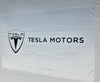 Bandera Tesla Blanca Letras Negras – 1,00 x 1,50 m / 1,50 x 2,50 m – ENVÍO GRATIS