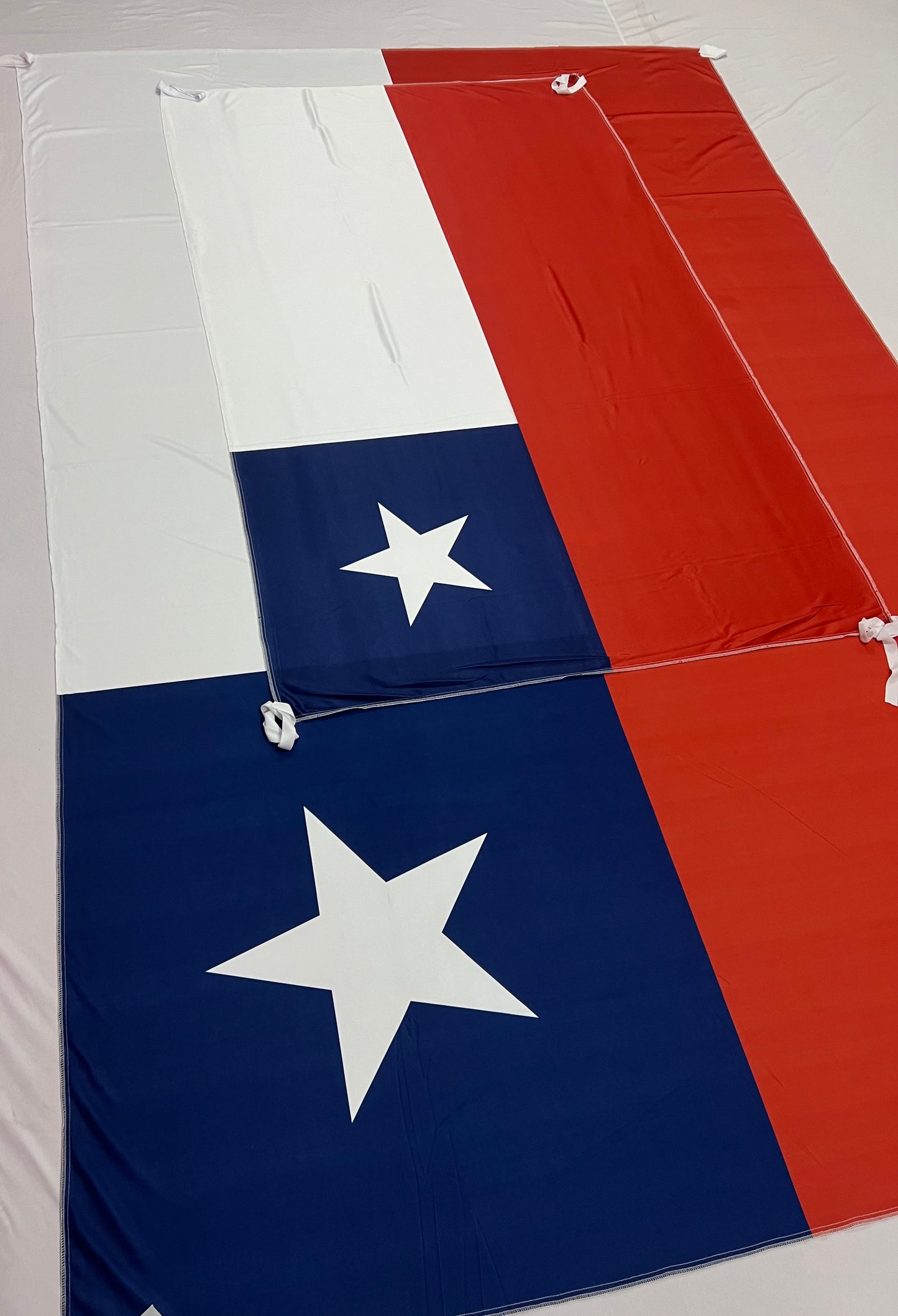 Banderas de Chile – 1,50 x 1,00 m / 2,50 x 1,50 m – Tela Resistente – Envío Gratis a Todo el País 🇨🇱