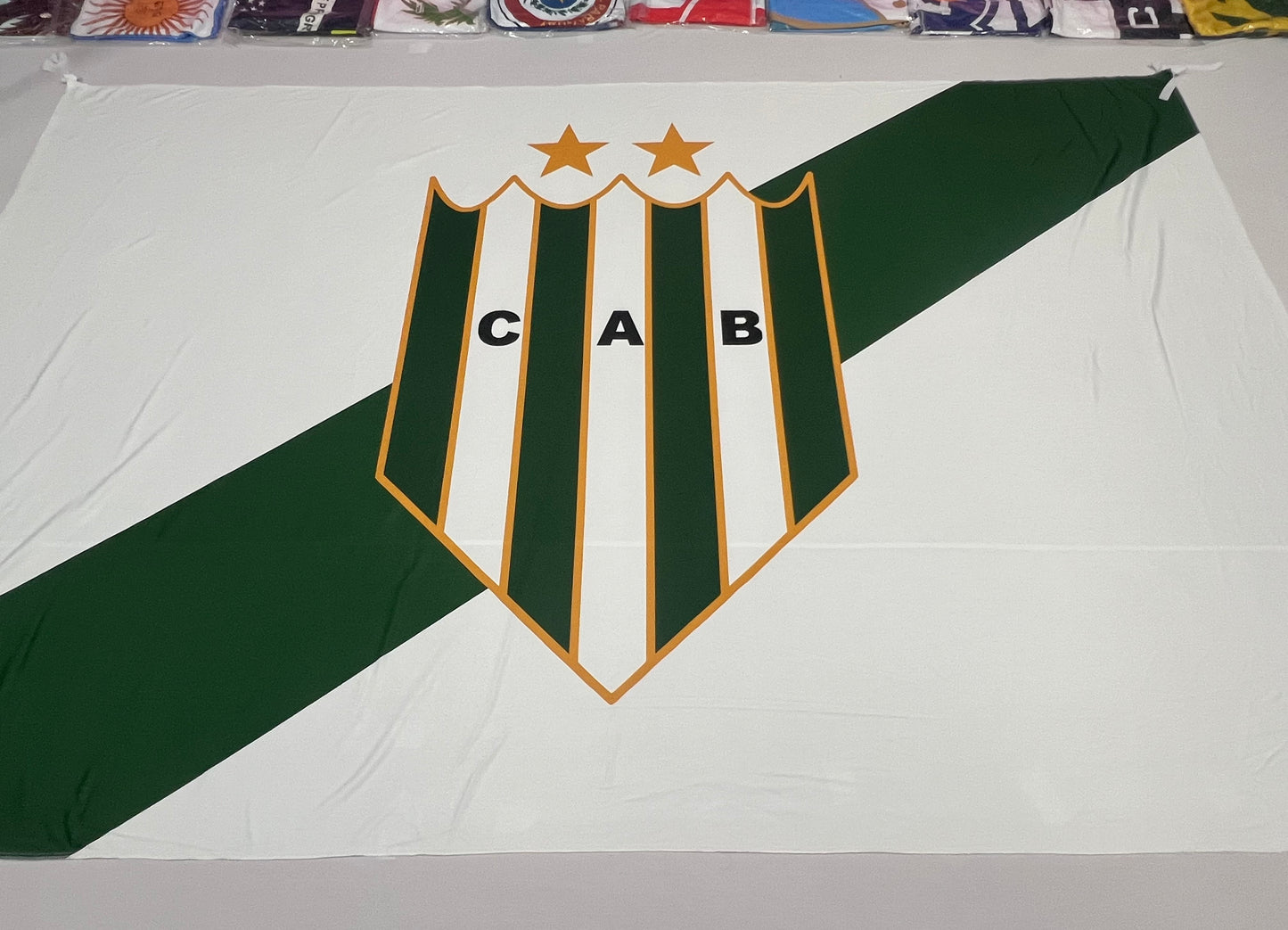 Bandera Banfield Blanca– 1,50 x 1,00 m / 2,50 x 1,50 m – Tela Resistente – Envío Gratis a Todo el País