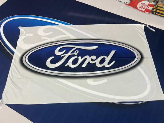 Banderas de Ford (Blanca)– 1,50 x 1,00 m / 2,50 x 1,50 m – Tela Resistente – Envío Gratis a Todo el País 🇦🇷
