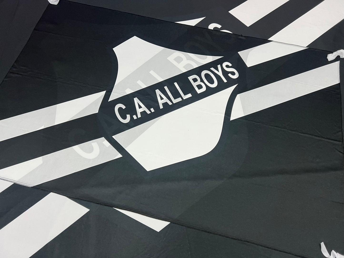 Banderas de All Boys – 1,50 x 1,00 m / 2,50 x 1,50 m – Tela Resistente – Envío Gratis a Todo el País 🇦🇷