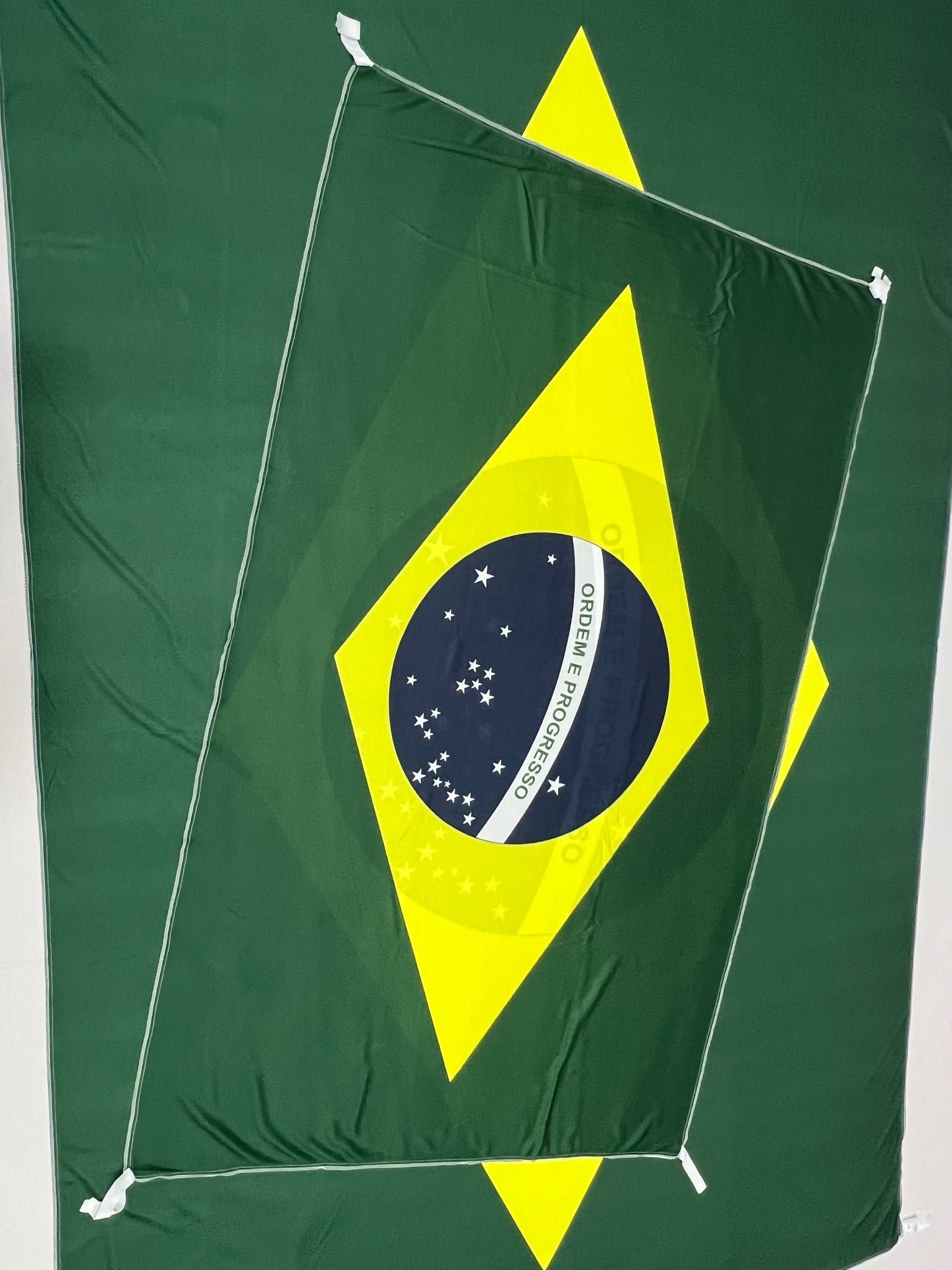 Banderas de Brasil – 1,50 x 1,00 m / 2,50 x 1,50 m – Tela Resistente – Envío Gratis a Todo el País 🇧🇷