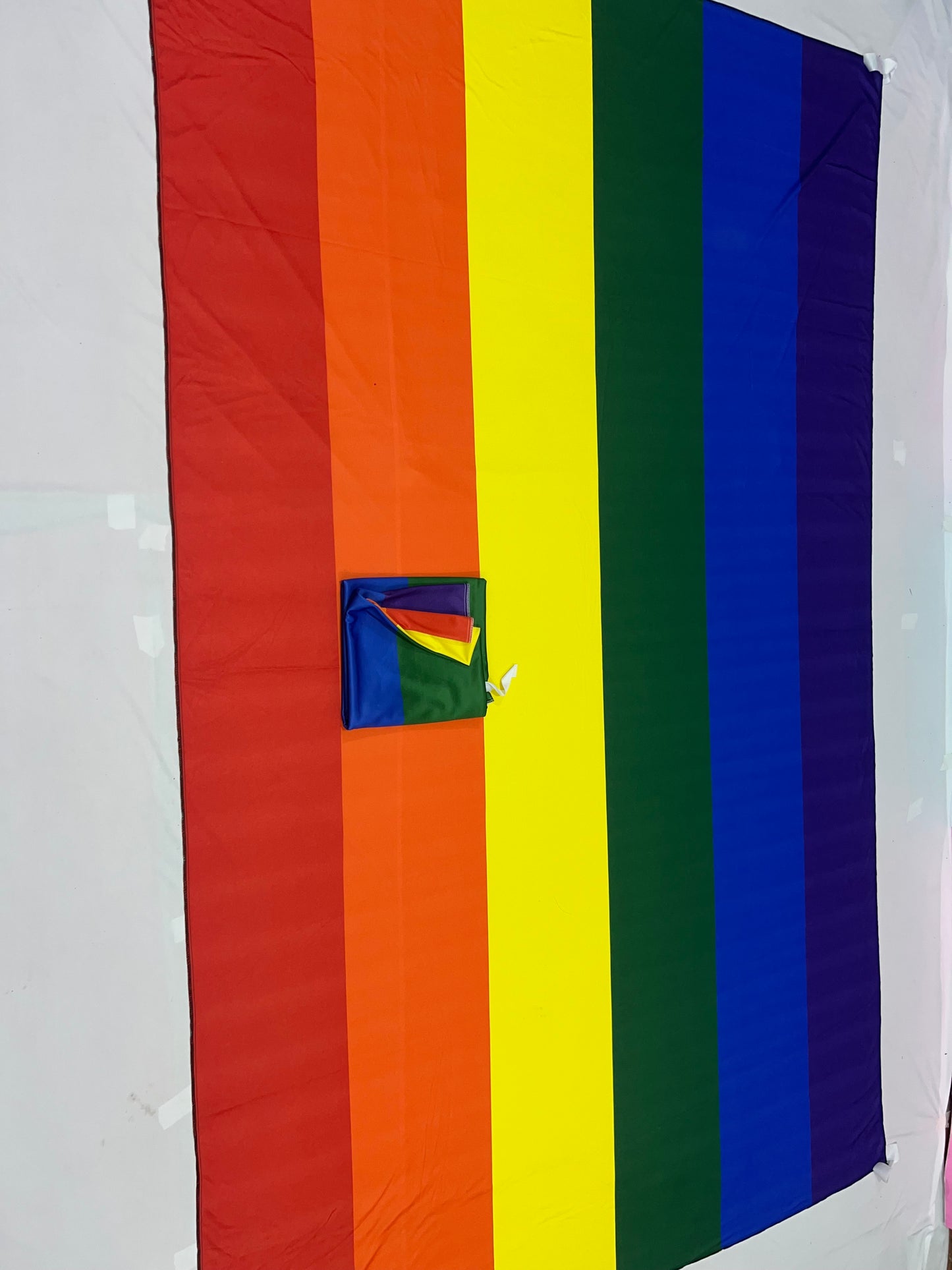 BANDERA DEL ORGULLO LGTB – COLORES VIBRANTES – ENVÍO GRATIS