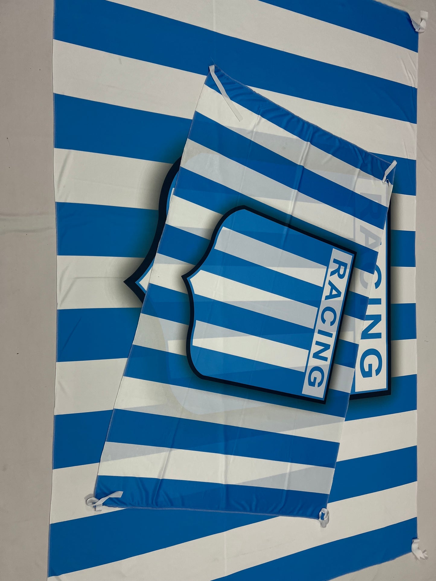 Bandera de Racing Club 🔵⚪ La Racineta a Todo Color – Envío Gratis