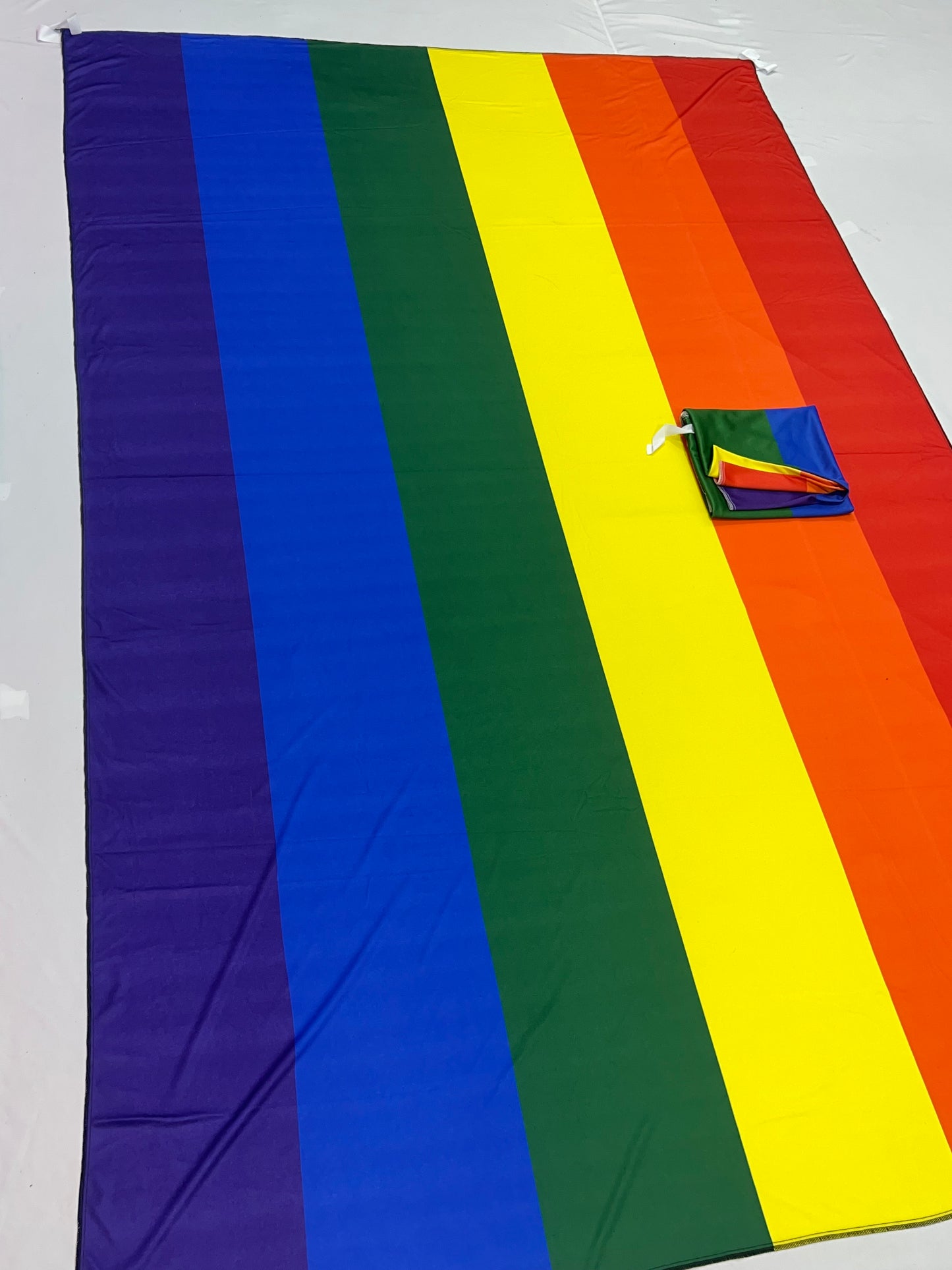 BANDERA DEL ORGULLO LGTB – COLORES VIBRANTES – ENVÍO GRATIS