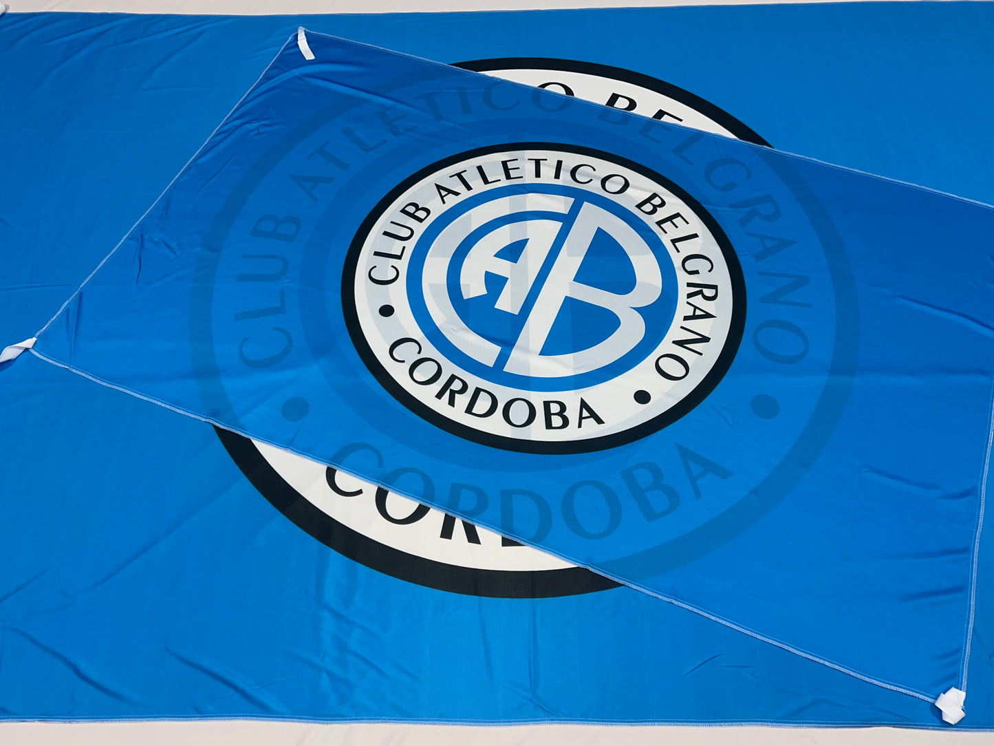 Banderas de Belgrano de Córdoba – 1,50 x 1,00 m / 2,50 x 1,50 m – Tela Resistente – Envío Gratis a Todo el País 🇦🇷