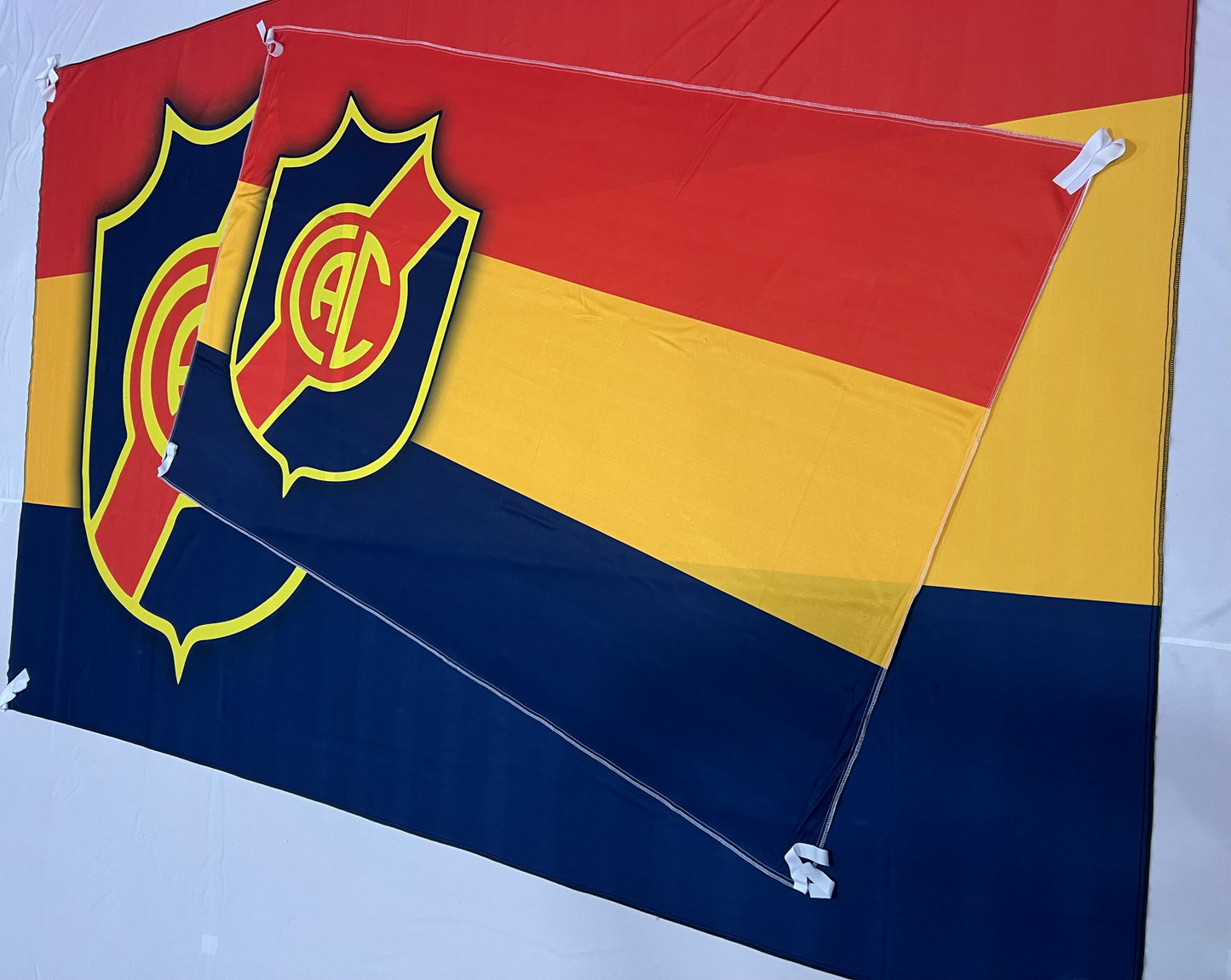 Banderas de Colegiales – 1,50 x 1,00 m / 2,50 x 1,50 m – Tela Resistente – Envío Gratis a Todo el País 🇦🇷