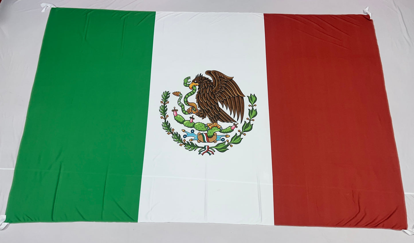 Banderas de México – 1,50 x 1,00 m / 2,50 x 1,50 m – Tela Resistente – Envío Gratis a Todo el País 🇲🇽