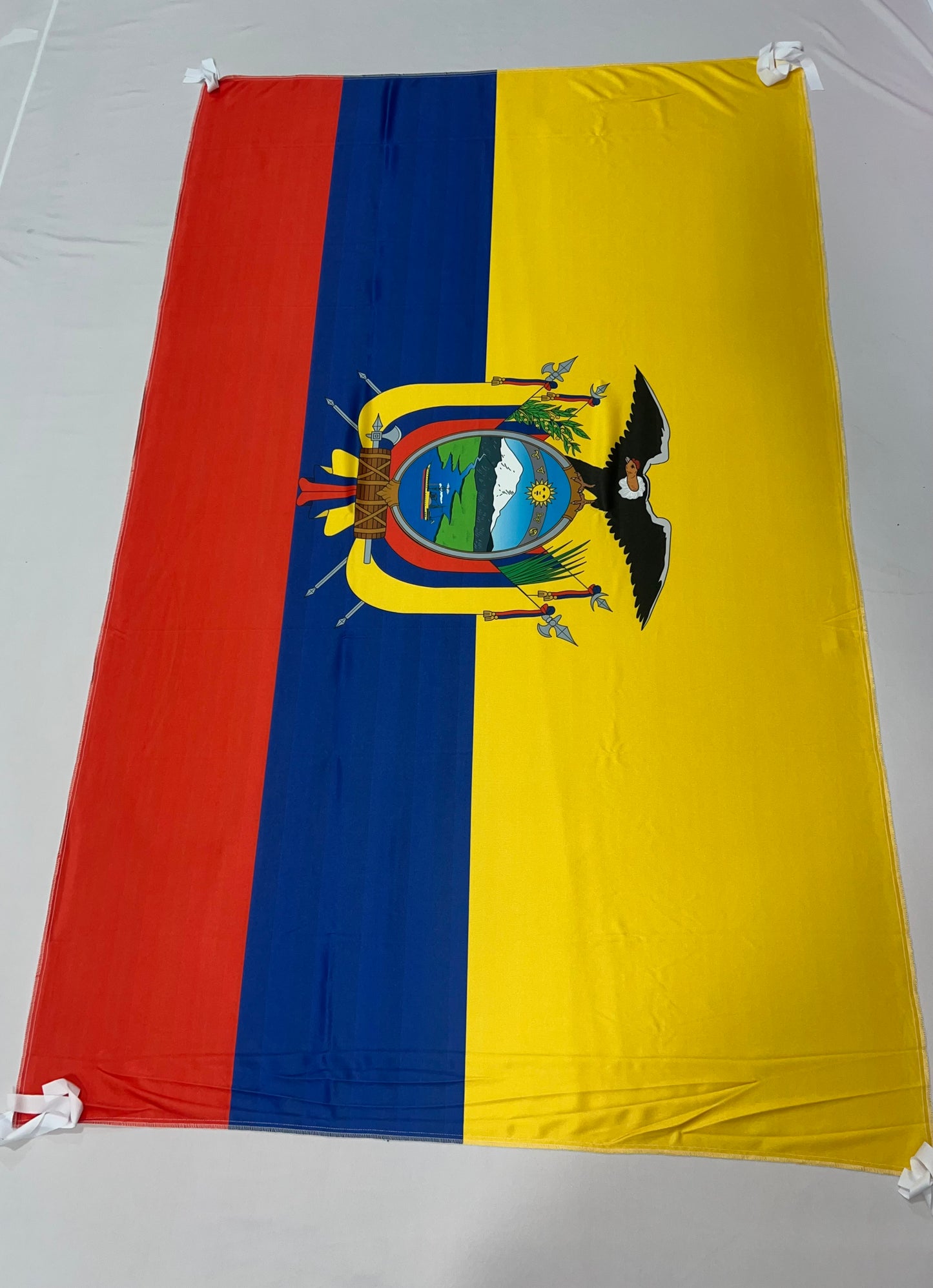 Banderas de Colombia – 1,50 x 1,00 m / 2,50 x 1,50 m – Tela Resistente – Envío Gratis a Todo el País 🇨🇴