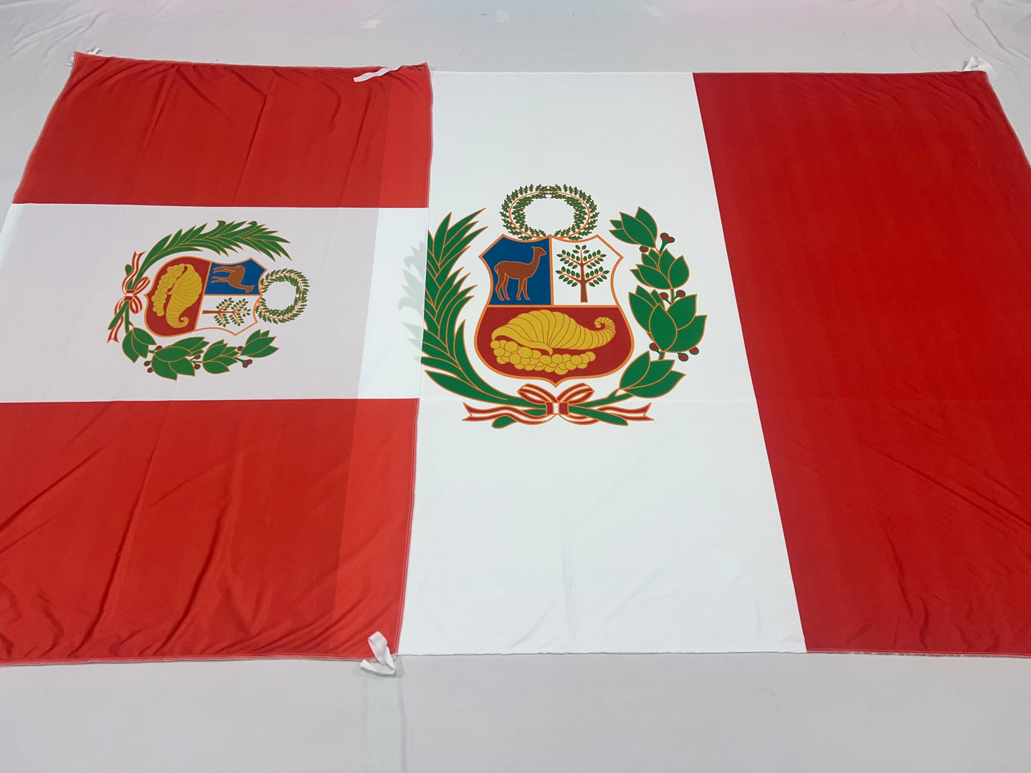 Banderas de Perú – 1,50 x 1,00 m / 2,50 x 1,50 m – Tela Resistente – Envío Gratis a Todo el País 🇦🇷