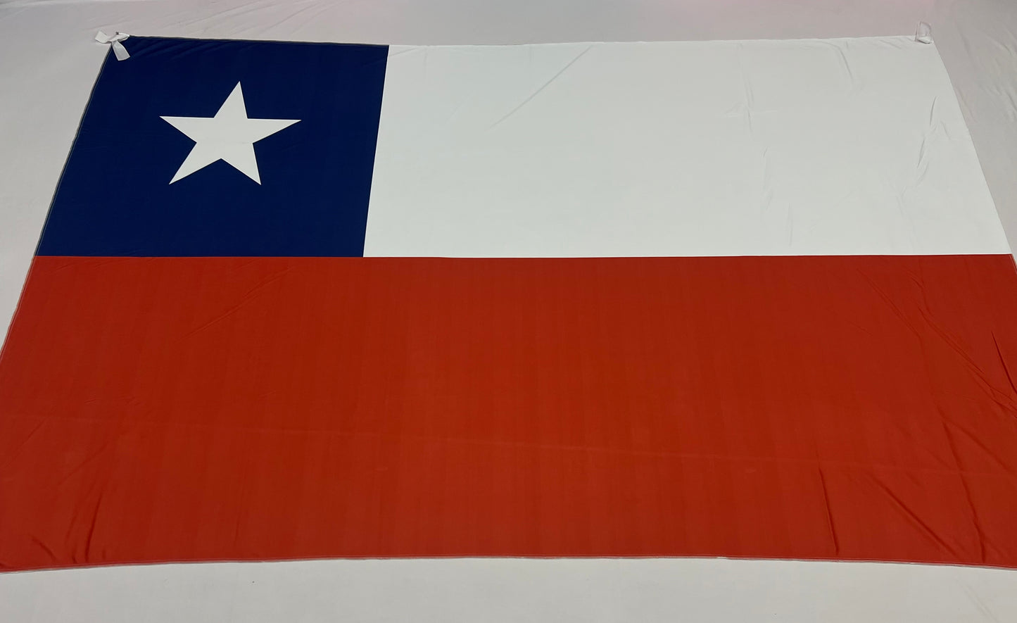 Banderas de Chile – 1,50 x 1,00 m / 2,50 x 1,50 m – Tela Resistente – Envío Gratis a Todo el País 🇨🇱