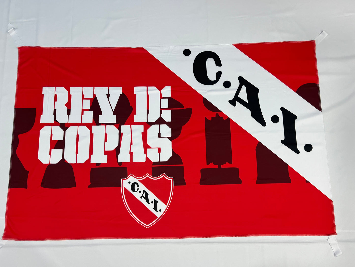 Banderas de independiente Rey de Copas – 1,50 x 1,00 m / 2,50 x 1,50 m – Tela Resistente – Envío Gratis a Todo el País 🇦🇷