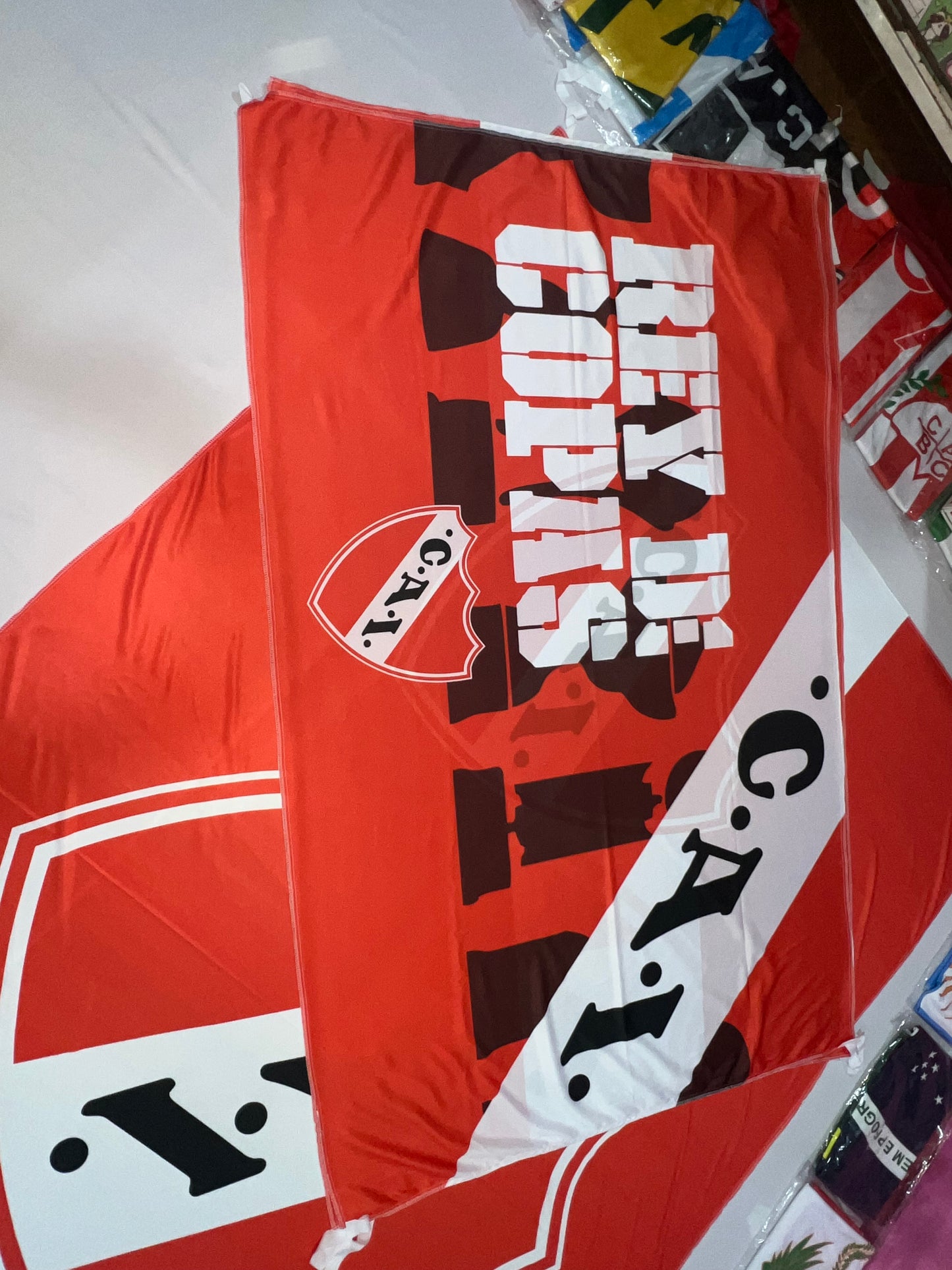 Banderas de independiente Rey de Copas – 1,50 x 1,00 m / 2,50 x 1,50 m – Tela Resistente – Envío Gratis a Todo el País 🇦🇷