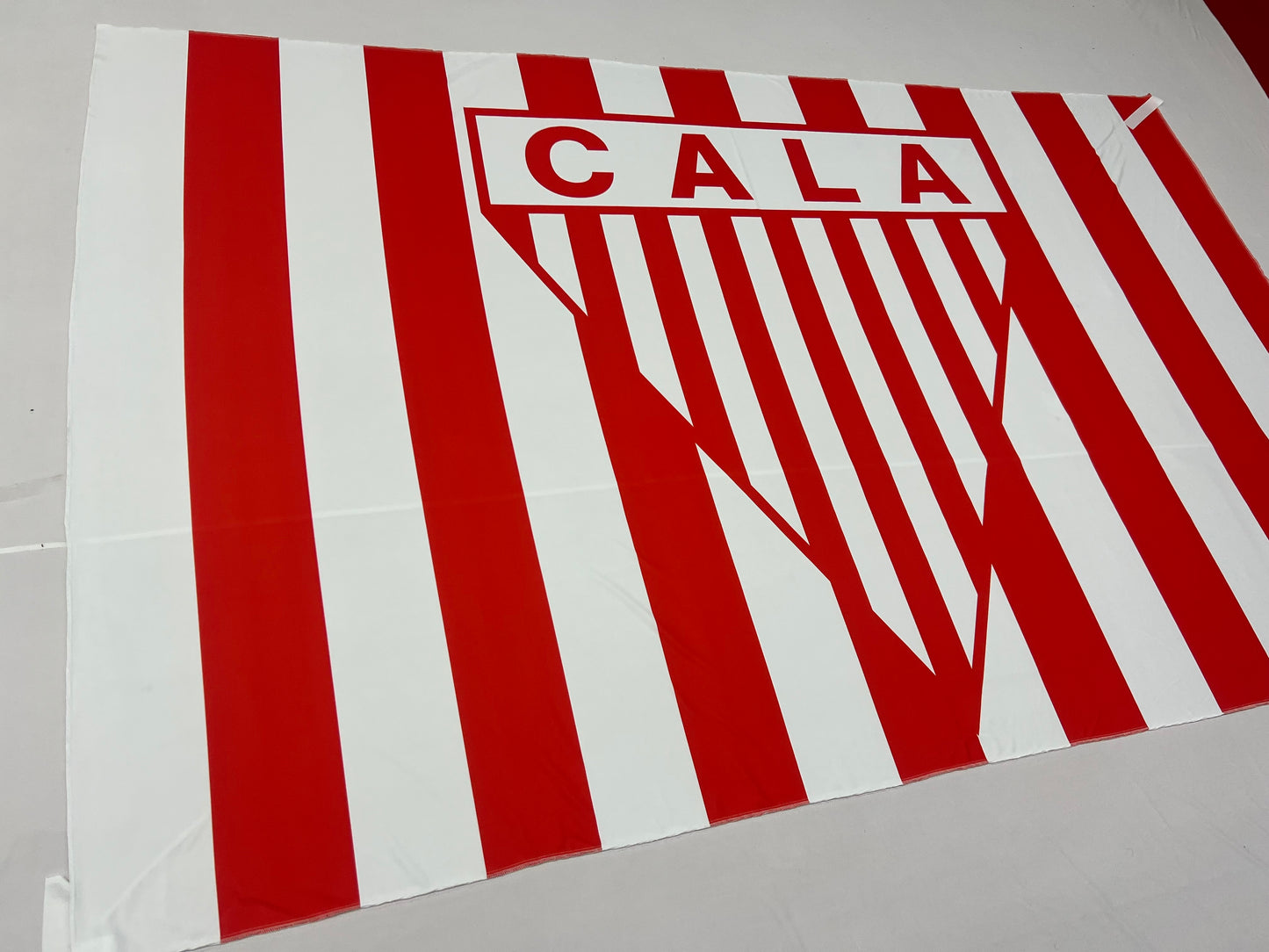 Banderas de Los Andes Mil Rayitas – 1,50 x 1,00 m / 2,50 x 1,50 m – Tela Resistente – Envío Gratis a Todo el País 🇦🇷