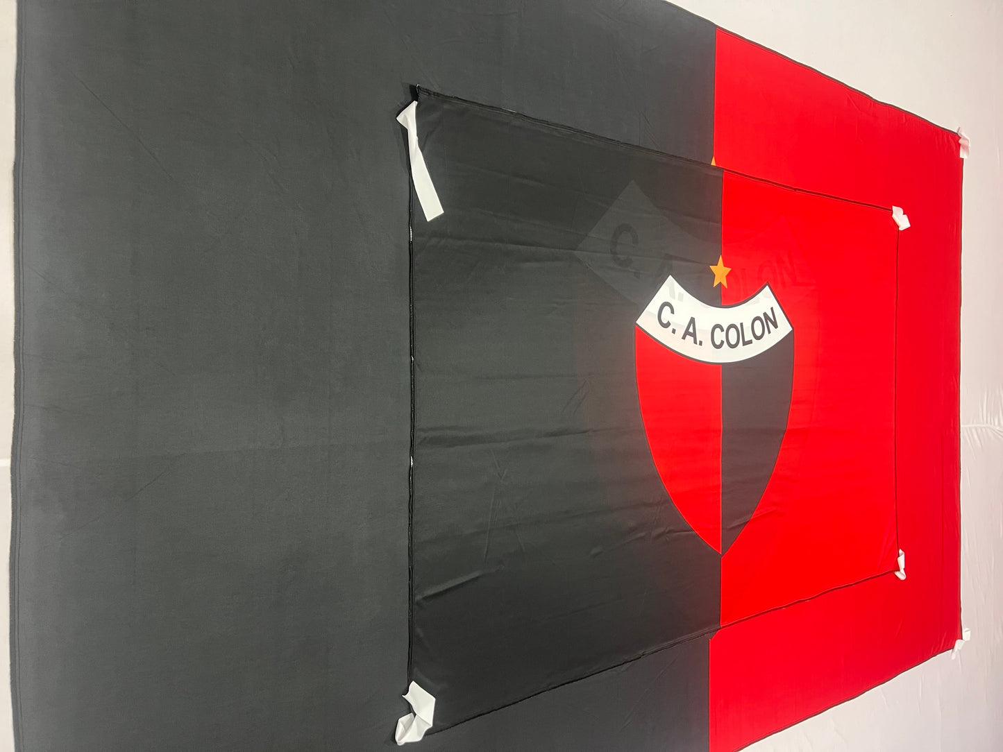 Bandera Colón – 1,50 x 1,00 m / 2,50 x 1,50 m – Tela Resistente – Envío Gratis a Todo el País