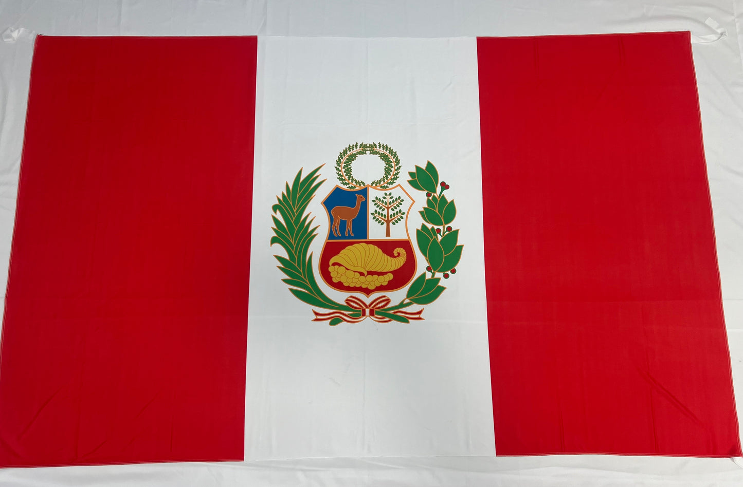 Banderas de Perú – 1,50 x 1,00 m / 2,50 x 1,50 m – Tela Resistente – Envío Gratis a Todo el País 🇦🇷