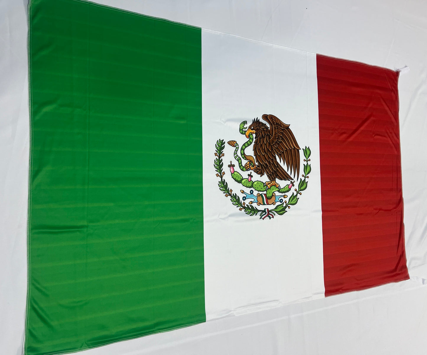 Banderas de México – 1,50 x 1,00 m / 2,50 x 1,50 m – Tela Resistente – Envío Gratis a Todo el País 🇲🇽