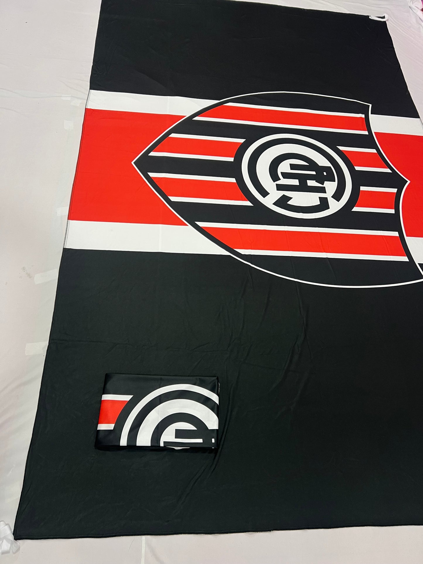 Banderas de Chacarita – 1,50 x 1,00 m / 2,50 x 1,50 m – Tela Resistente – Envío Gratis a Todo el País 🇦🇷