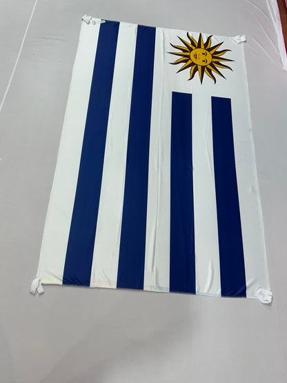 Banderas de Uruguay – 1,50 x 1,00 m / 2,50 x 1,50 m – Tela Resistente – Envío Gratis a Todo el País 🇺🇾