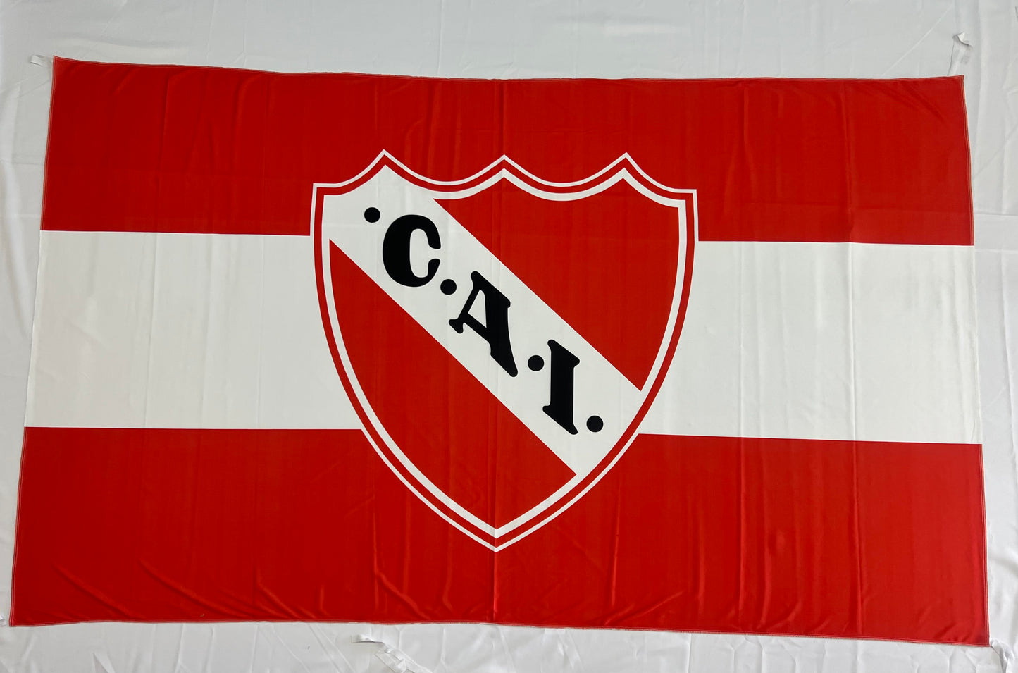 Bandera Independiente Roja  1,50 x 1,00 m / 2,50 x 1,50 m – Tela Resistente – Envío Gratis a Todo el País