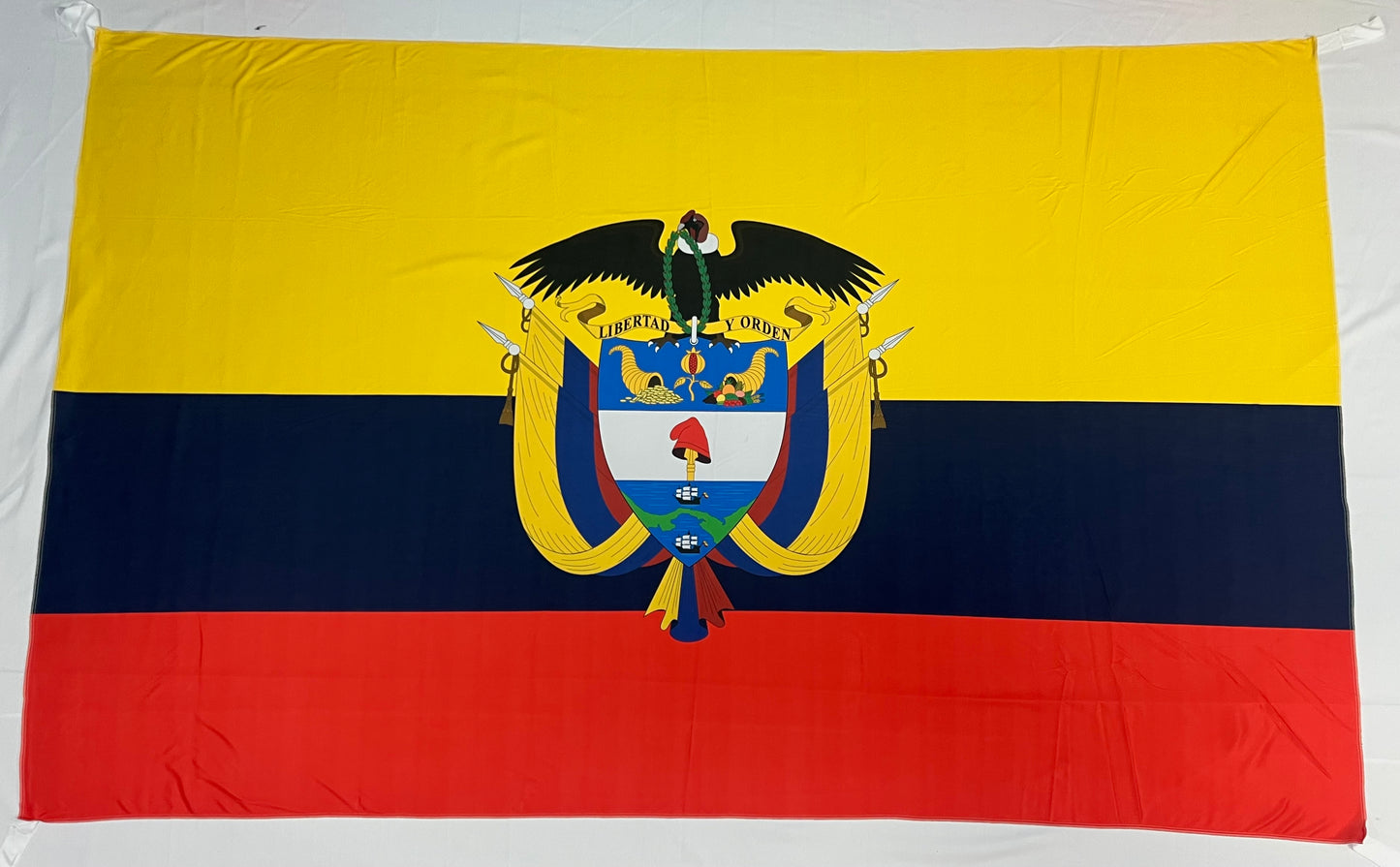 Banderas de Colombia – 1,50 x 1,00 m / 2,50 x 1,50 m – Tela Resistente – Envío Gratis a Todo el País 🇪🇨