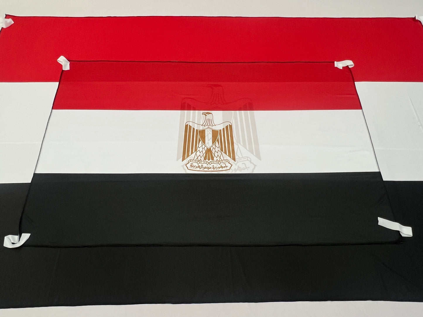 Bandera Egipto – 1,50 x 1,00 m / 2,50 x 1,50 m – Tela Resistente – Envío Gratis a Todo el País