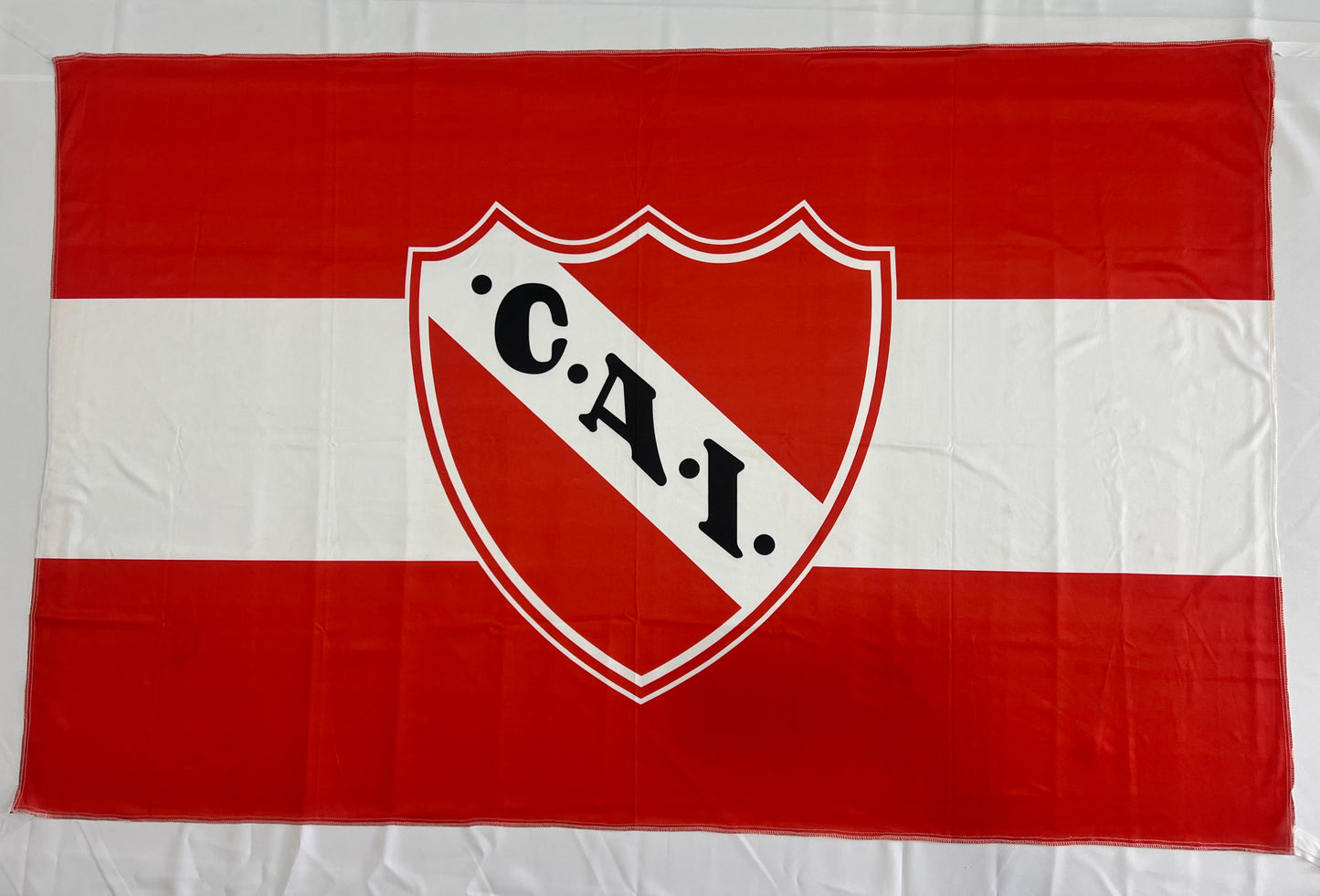 Bandera Independiente Roja  1,50 x 1,00 m / 2,50 x 1,50 m – Tela Resistente – Envío Gratis a Todo el País