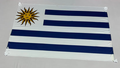 Banderas de Uruguay – 1,50 x 1,00 m / 2,50 x 1,50 m – Tela Resistente – Envío Gratis a Todo el País 🇺🇾