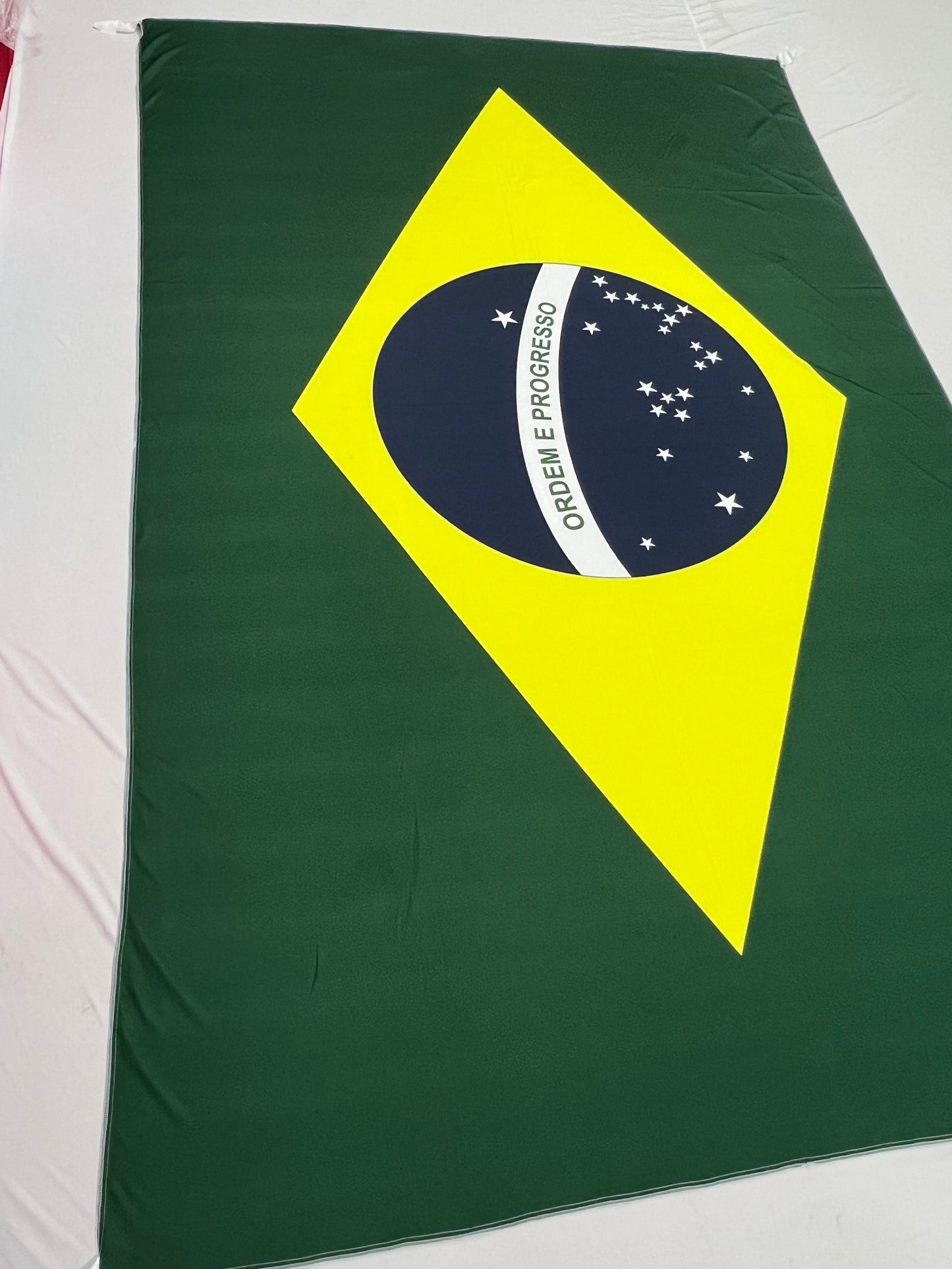 Banderas de Brasil – 1,50 x 1,00 m / 2,50 x 1,50 m – Tela Resistente – Envío Gratis a Todo el País 🇧🇷