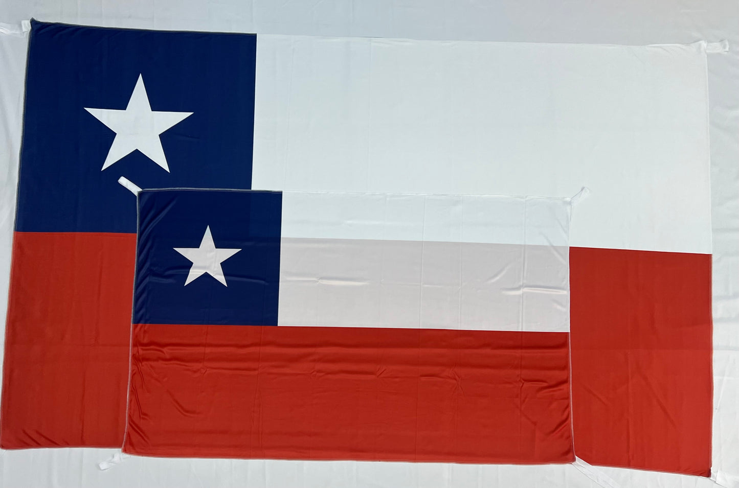 Banderas de Chile – 1,50 x 1,00 m / 2,50 x 1,50 m – Tela Resistente – Envío Gratis a Todo el País 🇨🇱