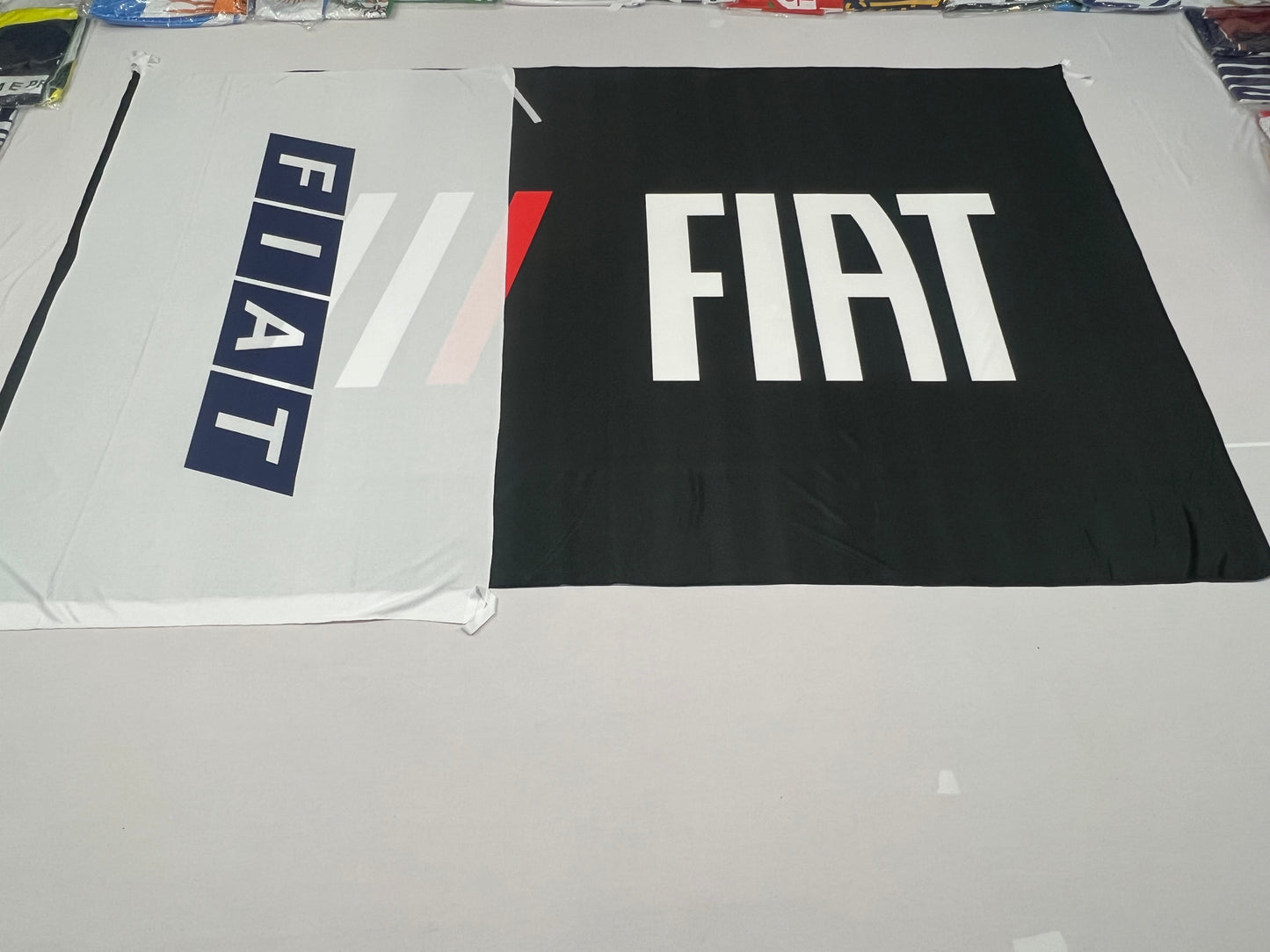 BANDERA FIAT – NEGRA O BLANCA – DOS COLORES DISPONIBLES – ENVÍO GRATIS