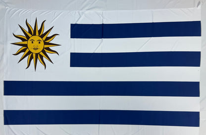 Banderas de Uruguay – 1,50 x 1,00 m / 2,50 x 1,50 m – Tela Resistente – Envío Gratis a Todo el País 🇺🇾