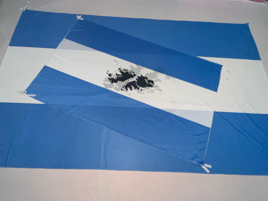 Banderas de Malvinas Argentinas (modelo 1 )– 1,50 x 1,00 m / 2,50 x 1,50 m – Tela Resistente – Envío Gratis a Todo el País 🇦🇷