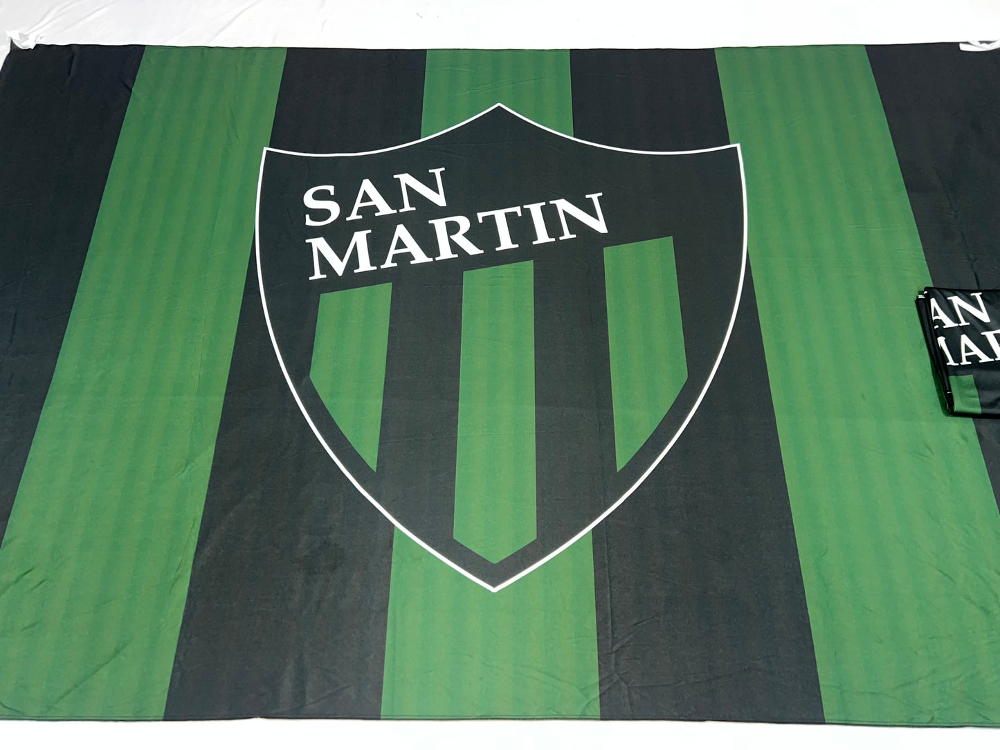 Banderas de San Martín de San Juan – 1,50 x 1,00 m / 2,50 x 1,50 m – Tela Resistente – Envío Gratis a Todo el País 🇦🇷