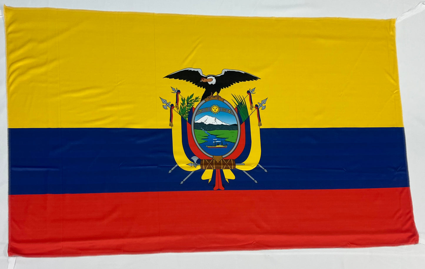 Banderas de Ecuador– 1,50 x 1,00 m / 2,50 x 1,50 m – Tela Resistente – Envío Gratis a Todo el País 🇨🇴