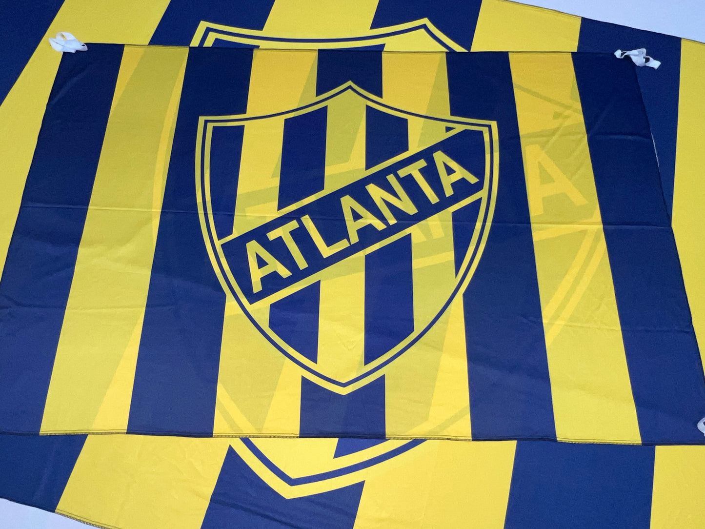 Banderas de Atlanta – 1,50 x 1,00 m / 2,50 x 1,50 m – Tela Resistente – Envío Gratis a Todo el País 🇦🇷