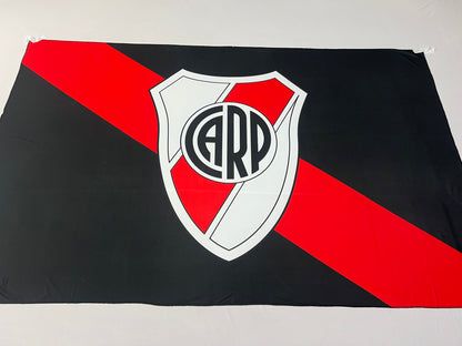 Bandera River (Negra) – 1,50 x 1,00 m / 2,50 x 1,50 m – Tela Resistente – Envío Gratis a Todo el País