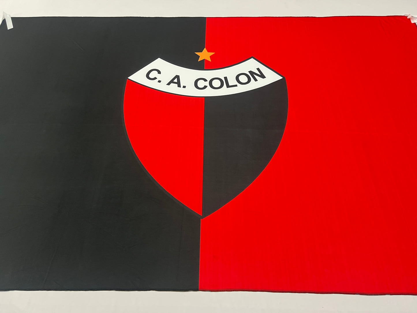 Bandera Colón – 1,50 x 1,00 m / 2,50 x 1,50 m – Tela Resistente – Envío Gratis a Todo el País