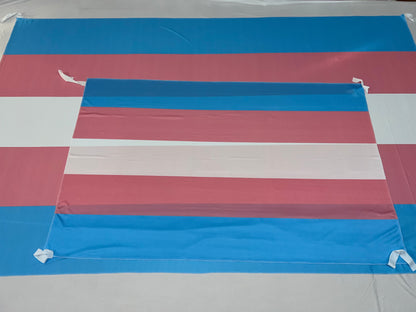 Bandera del Orgullo Trans – 1,50 x 1,00 m / 2,50 x 1,50 m – Tela Resistente – Envío Gratis a Todo el País