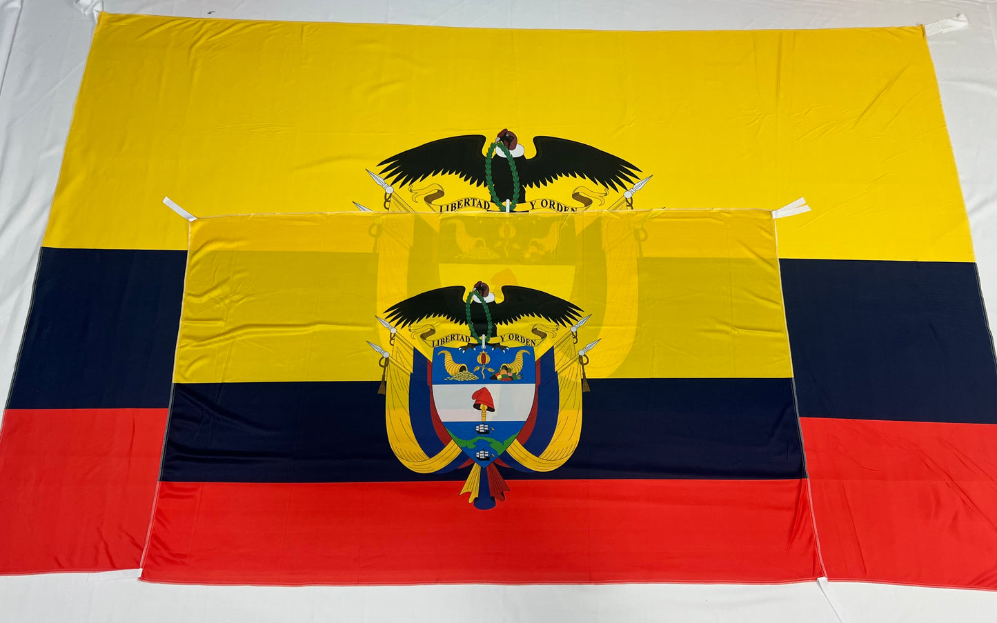 Banderas de Colombia – 1,50 x 1,00 m / 2,50 x 1,50 m – Tela Resistente – Envío Gratis a Todo el País 🇪🇨