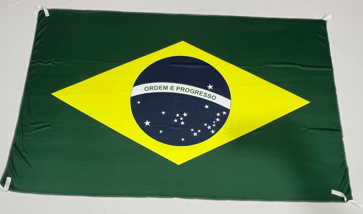 Banderas de Brasil – 1,50 x 1,00 m / 2,50 x 1,50 m – Tela Resistente – Envío Gratis a Todo el País 🇧🇷